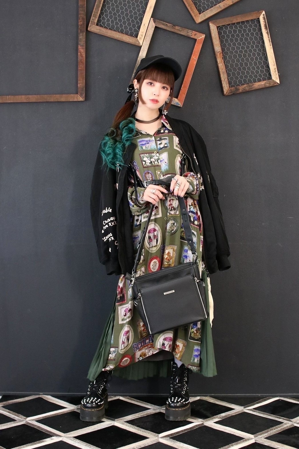 【再受注】春奈るな×リアレア コラボスクエア型ショルダーバッグ
