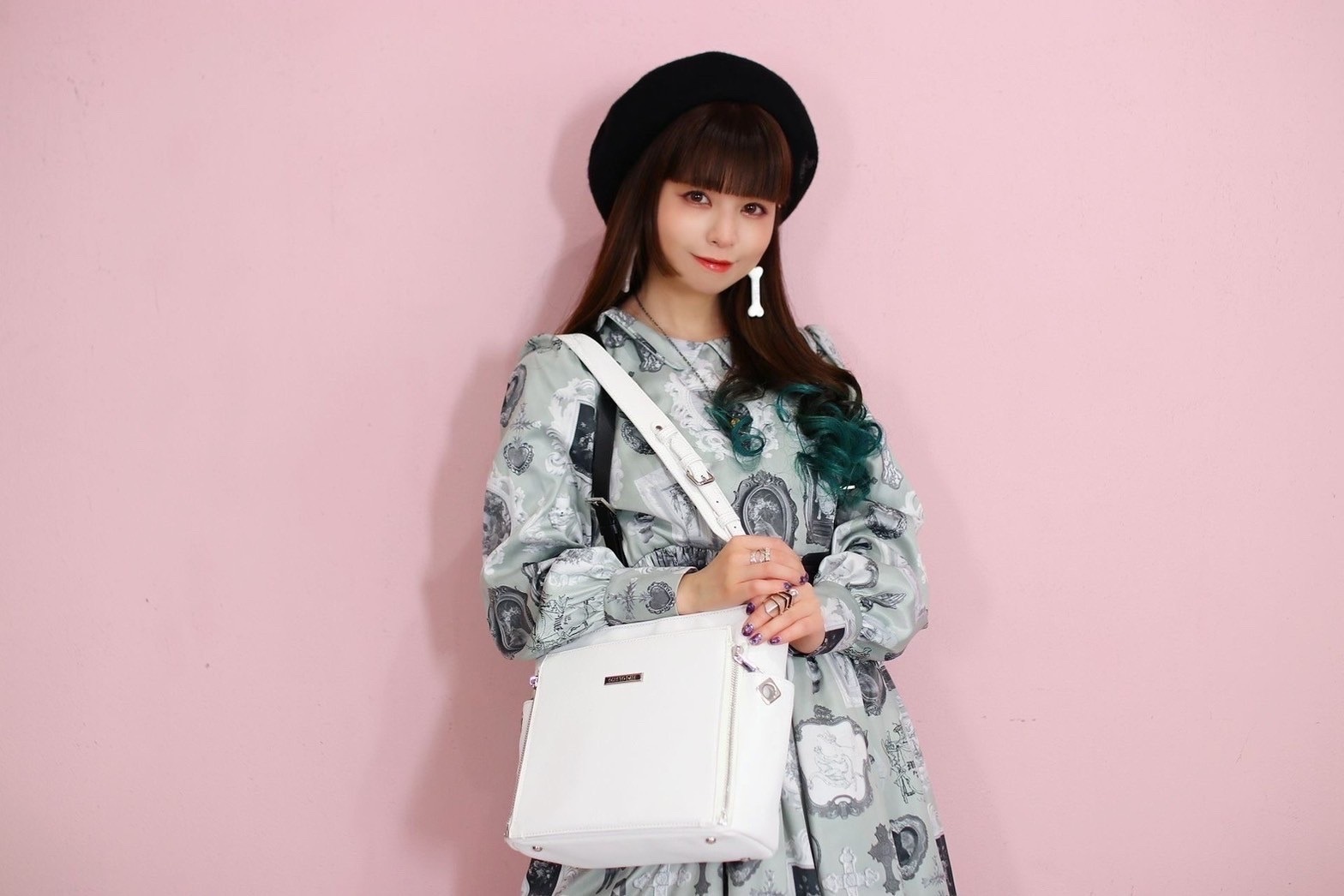 春奈るな×リアレア コラボスクエア型ショルダーバッグ
