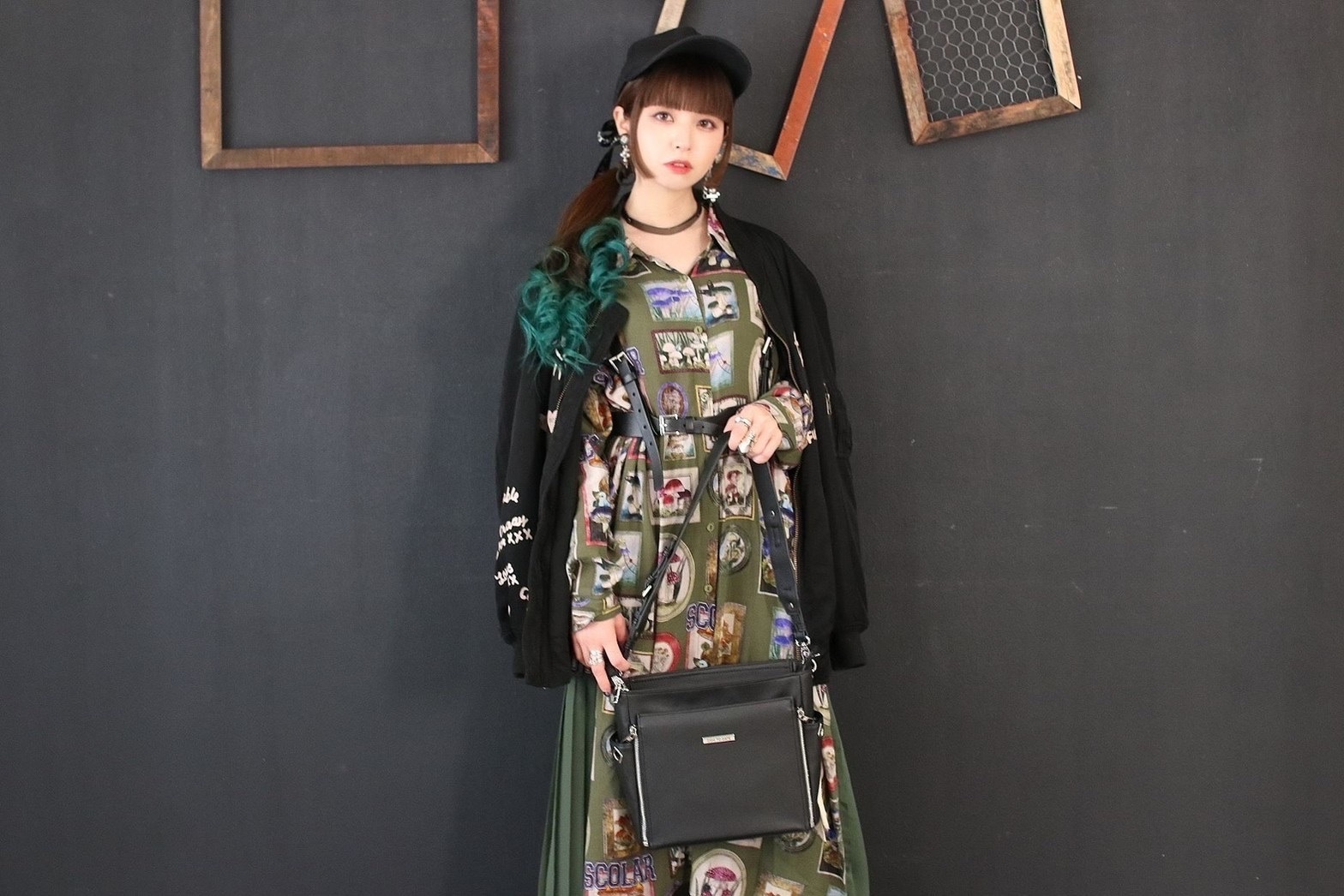 春奈るな×リアレア コラボスクエア型ショルダーバッグ