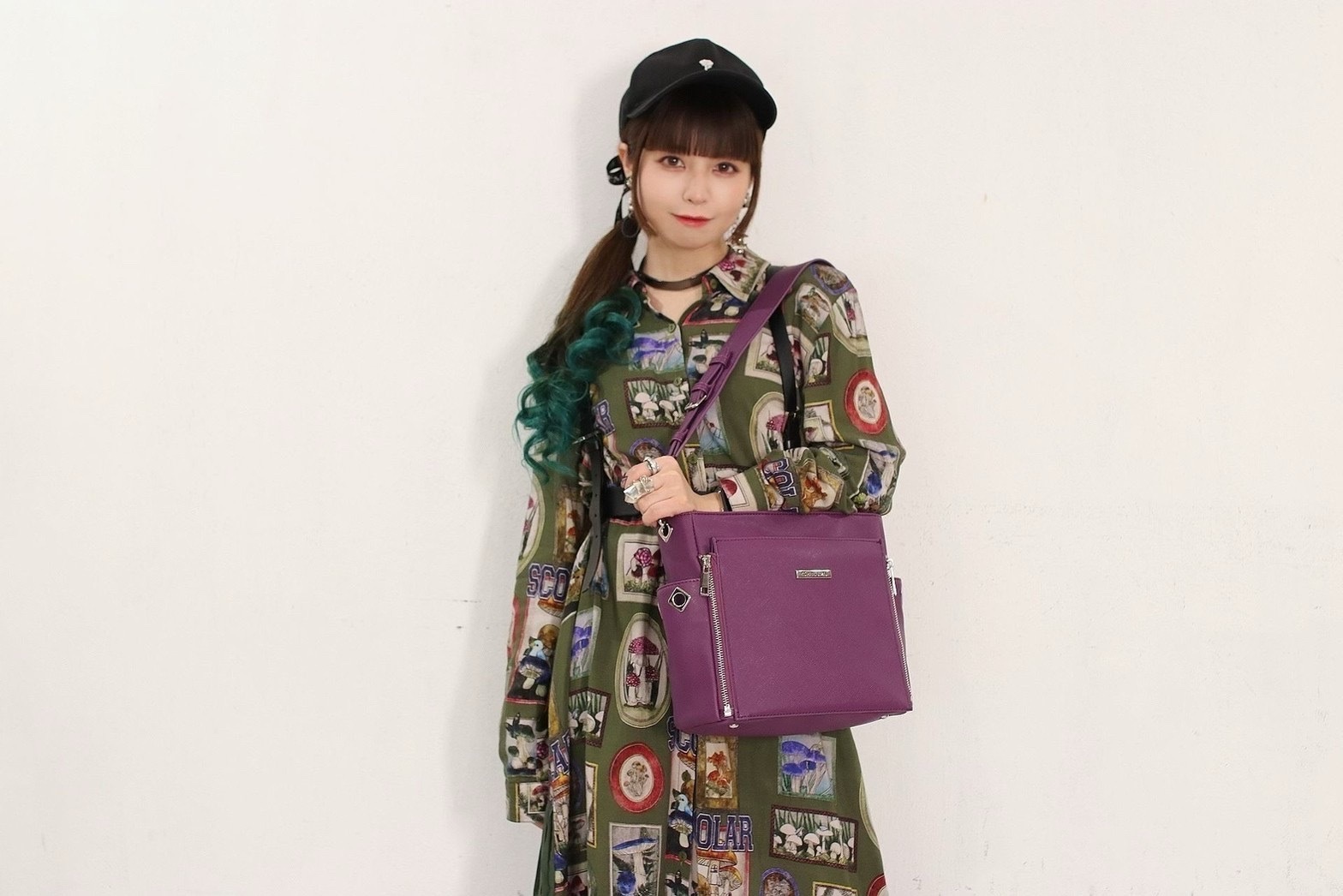 春奈るな×リアレア コラボスクエア型ショルダーバッグ